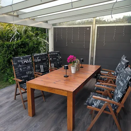 Hébergement de vacances Meerzeit-4sz, 2wohnzimmer, Wlan-8 Km Warnemuende